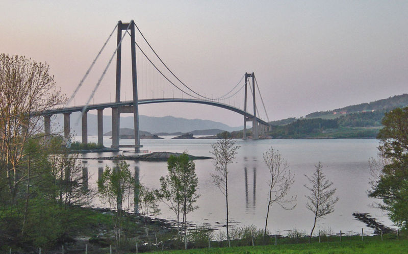 File:Gjemnessundbrua2-Norway.jpg